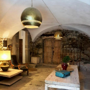 CASA RURAL DE ENSUEÑO EN CANTALLOPS CON 9 HABITACIONES DOBLES CON BAÑOS PRIVADOS Y PISCINA DE 20M x 2,70M